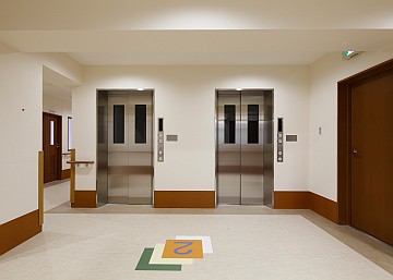 2階エレベーターホール