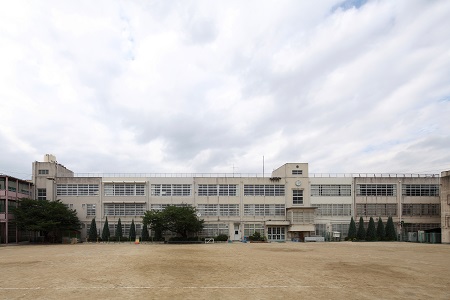 耐震補強前（高井田東小）