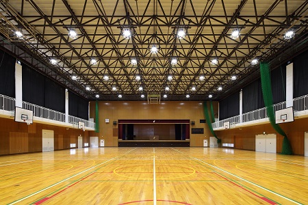 堺西高等学校体育館　	 内部（改修後）