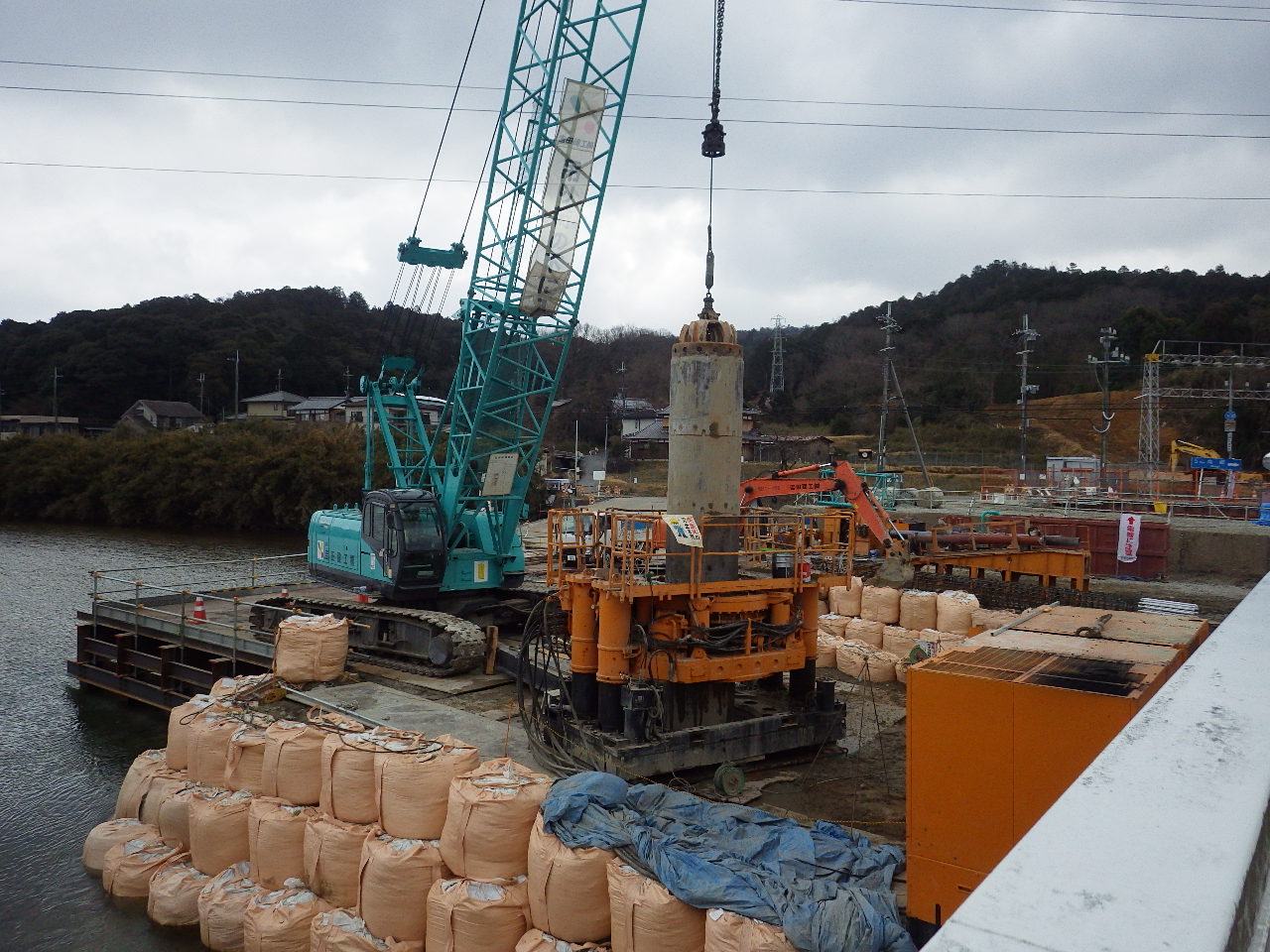 荒戸橋・基礎ぐい施工状況