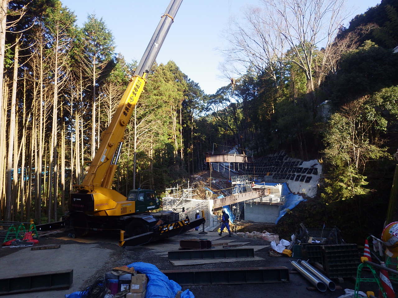 石の塔橋鋼桁架設状況